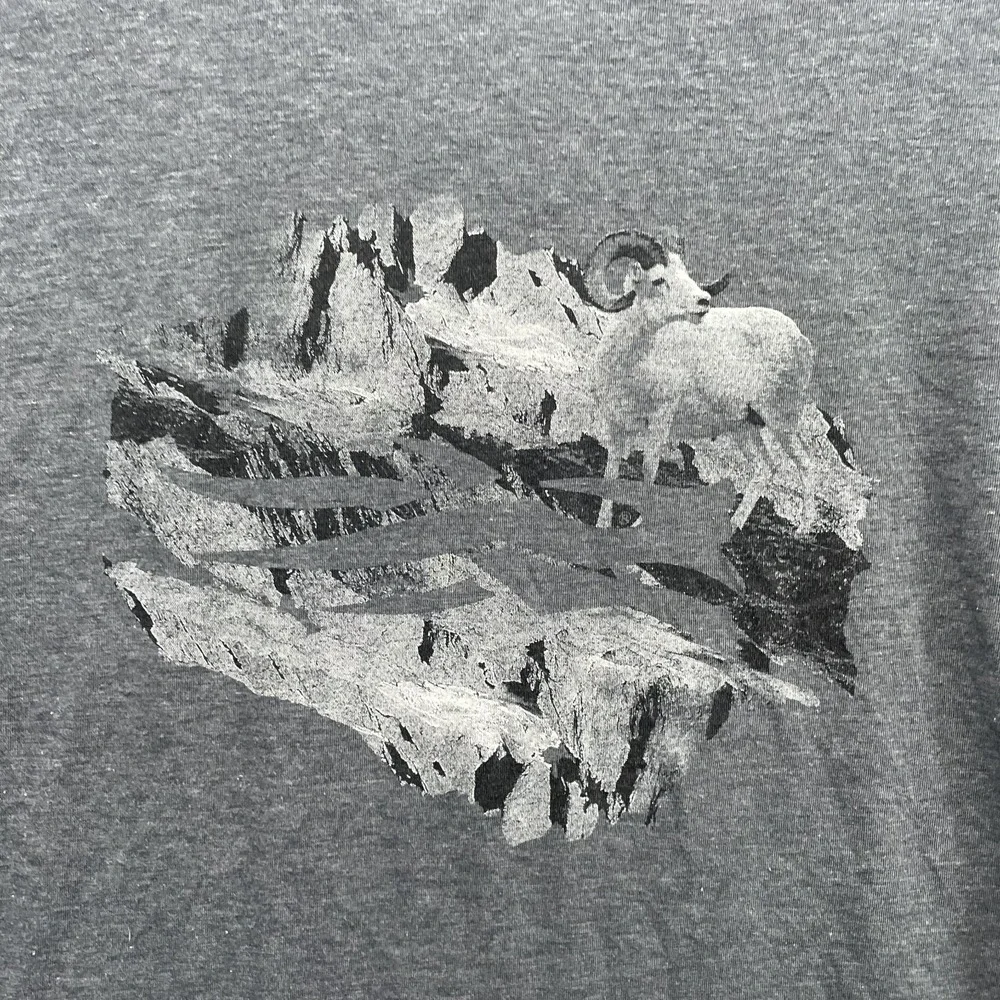 Sitka Hunting Gear T-Shirt Men Medium Outdoor Performance Gorpcore Workwear Tech
